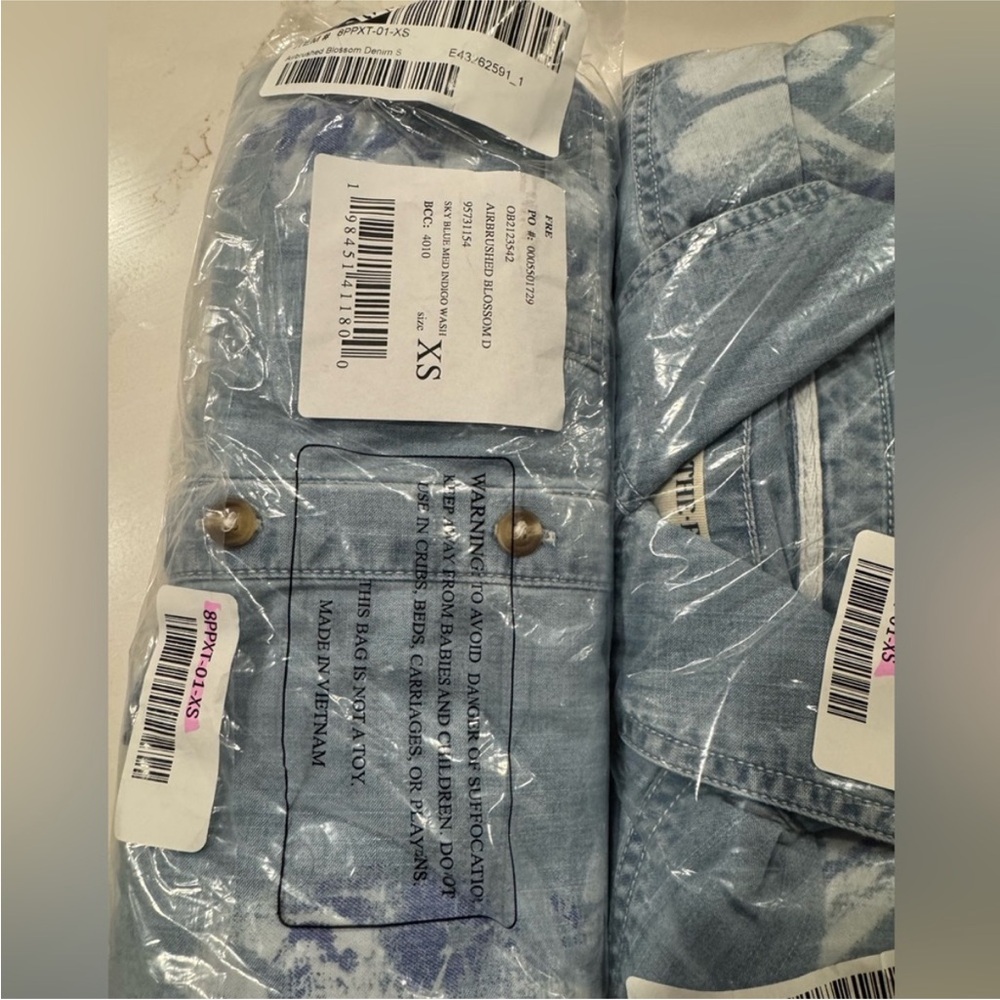 🎉LAST PIECE🎉Free People Free Airbrushed Blossom Denim Top - Women's - Picture 7 of 11